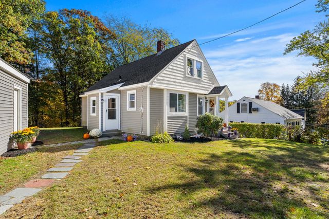 97 Pinckney St, Dracut, MA 01826