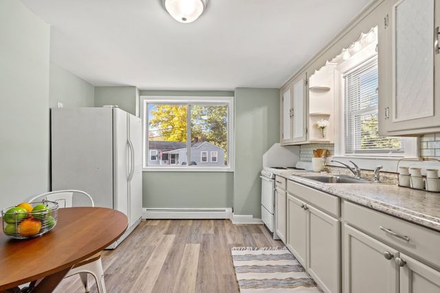 97 Pinckney St, Dracut, MA 01826