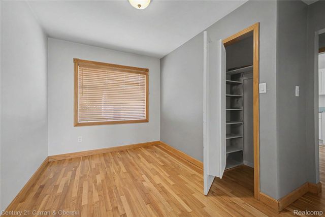 24715 Oxford Street, Dearborn, MI 48124
