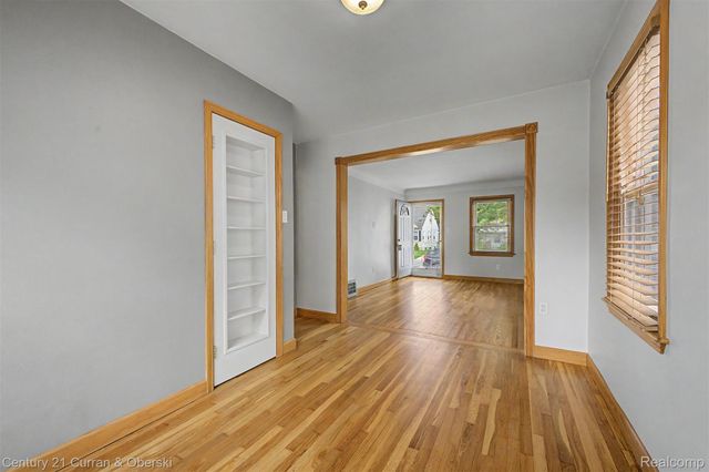 24715 Oxford Street, Dearborn, MI 48124