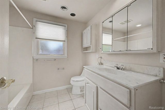 24715 Oxford Street, Dearborn, MI 48124