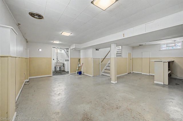 24715 Oxford Street, Dearborn, MI 48124