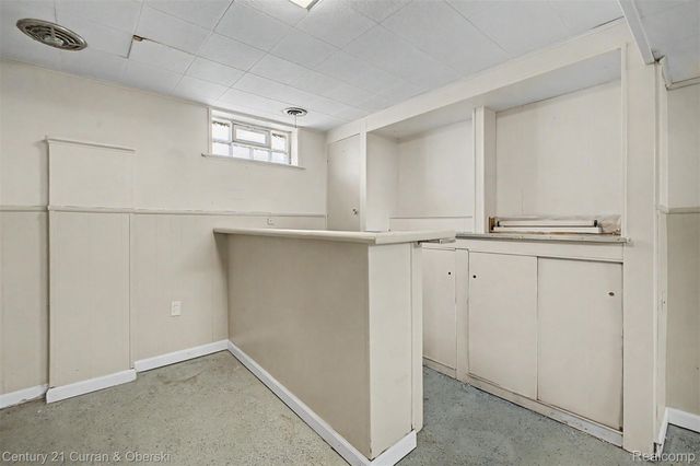 24715 Oxford Street, Dearborn, MI 48124