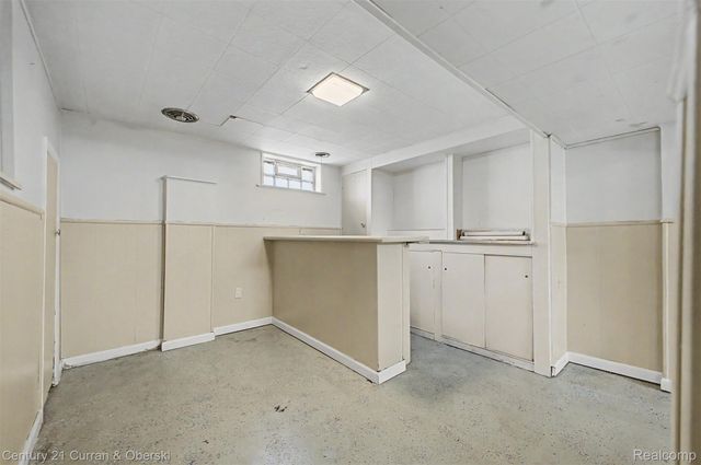 24715 Oxford Street, Dearborn, MI 48124