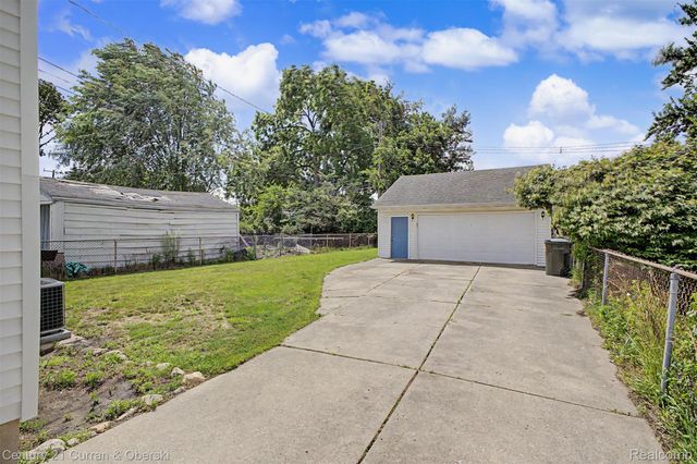 24715 Oxford Street, Dearborn, MI 48124