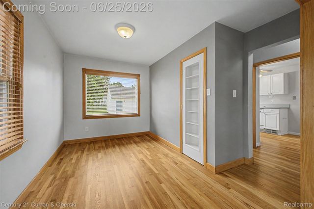 24715 Oxford Street, Dearborn, MI 48124