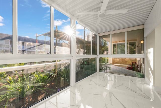 561 Periwinkle WAY E4, Sanibel, FL 33957