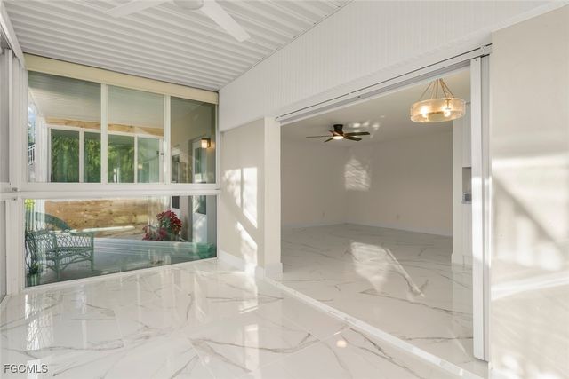 561 Periwinkle WAY E4, Sanibel, FL 33957