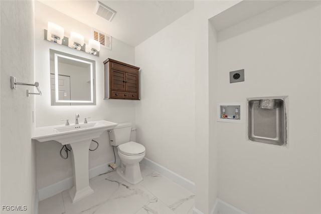 561 Periwinkle WAY E4, Sanibel, FL 33957