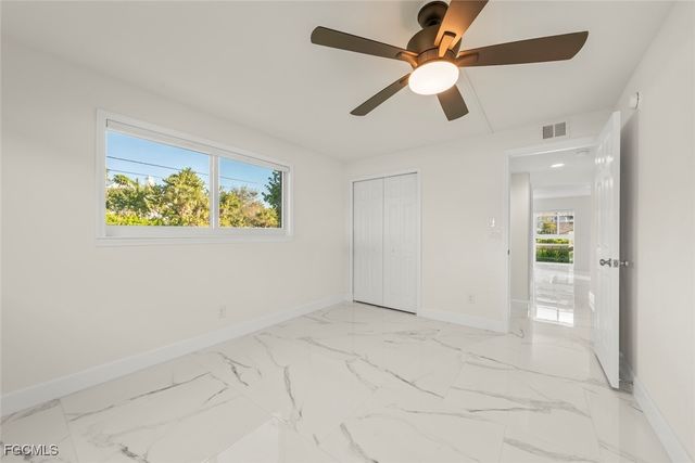 561 Periwinkle WAY E4, Sanibel, FL 33957