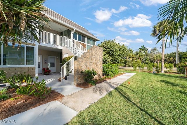 561 Periwinkle WAY E4, Sanibel, FL 33957