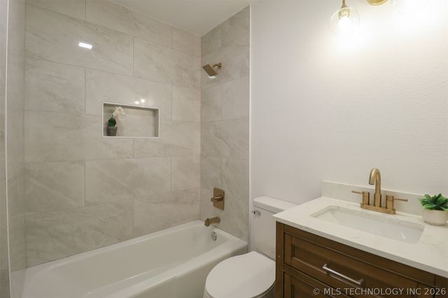 1305 N Dorothy Avenue, Claremore, OK 74017