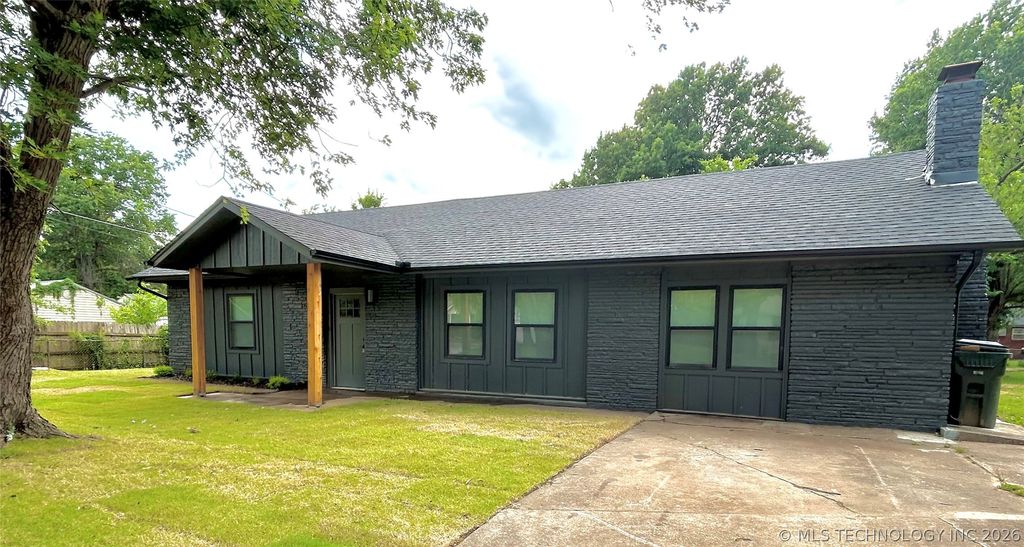 1305 N Dorothy Avenue, Claremore, OK 74017