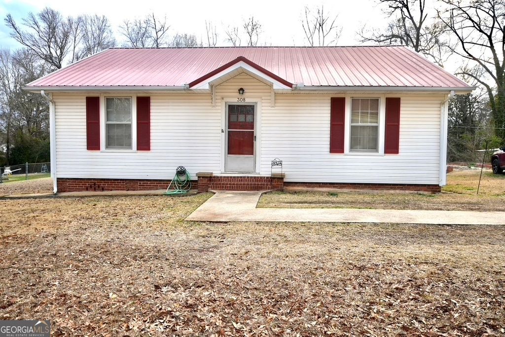 308 Combs St., Valley, AL 36854