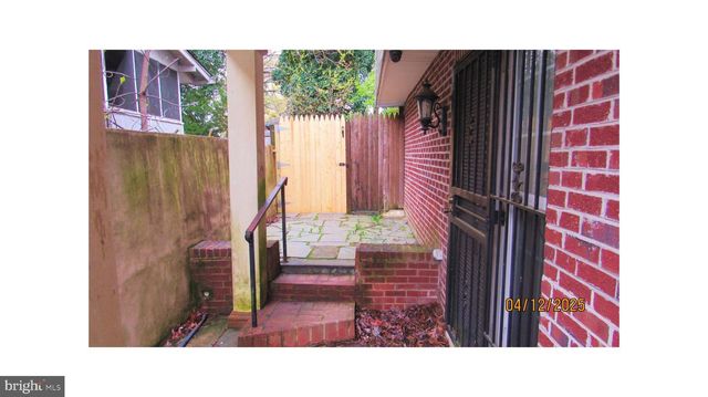 225 56TH PL NE, Washington, DC 20019