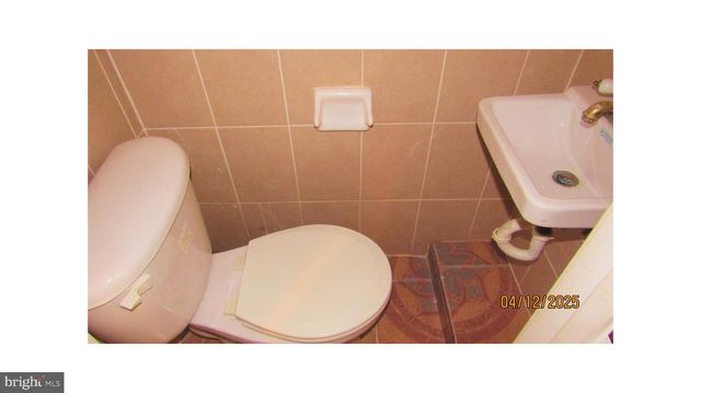 225 56TH PL NE, Washington, DC 20019