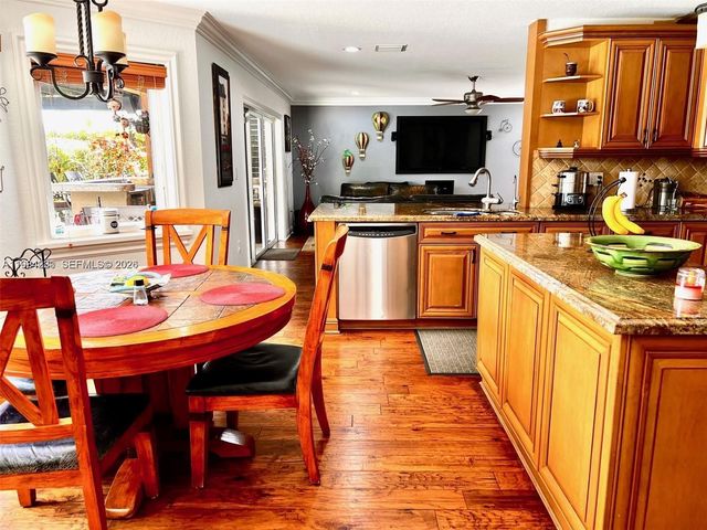 19909 SW 7th Pl, Pembroke Pines, FL 33029