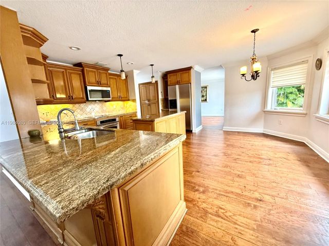 19909 SW 7th Pl, Pembroke Pines, FL 33029