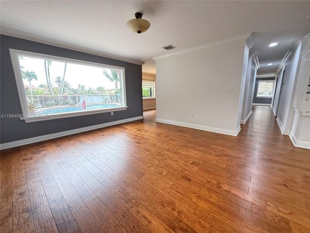 19909 SW 7th Pl, Pembroke Pines, FL 33029