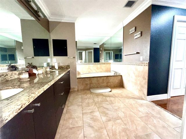 19909 SW 7th Pl, Pembroke Pines, FL 33029