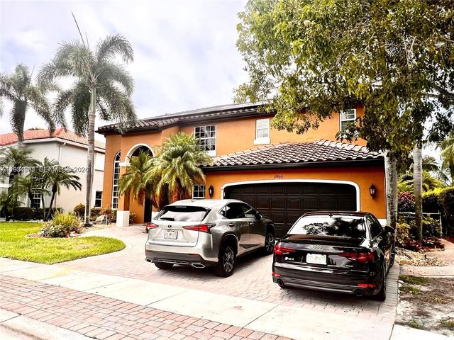 19909 SW 7th Pl, Pembroke Pines, FL 33029