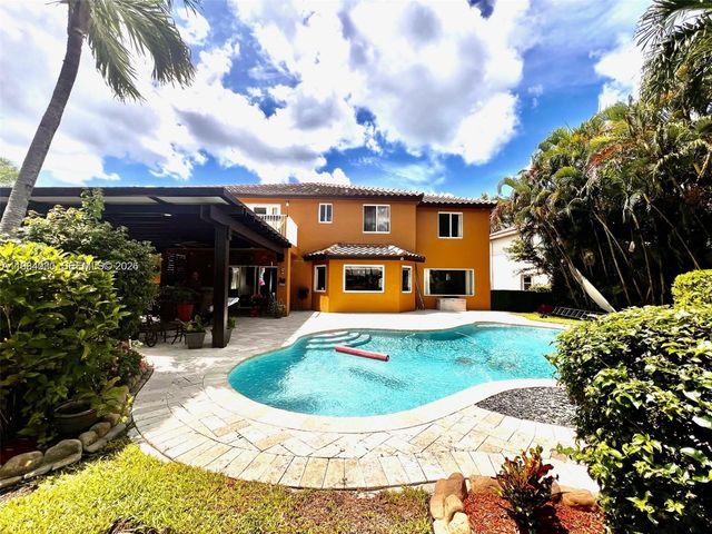 19909 SW 7th Pl, Pembroke Pines, FL 33029