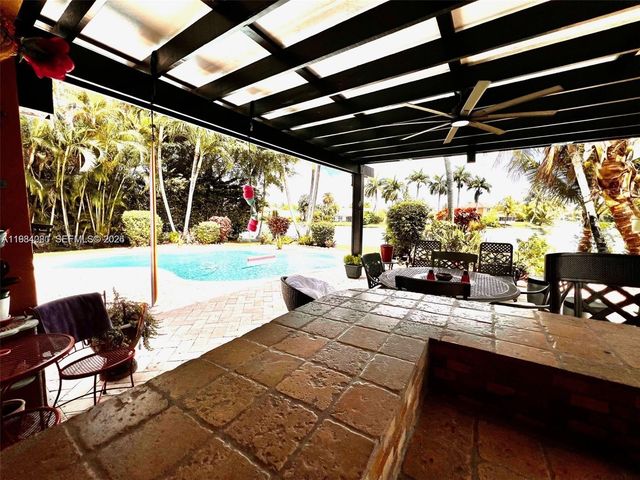 19909 SW 7th Pl, Pembroke Pines, FL 33029