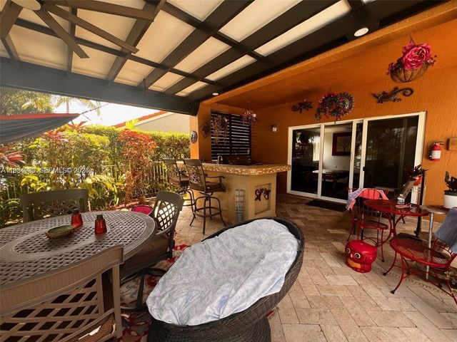 19909 SW 7th Pl, Pembroke Pines, FL 33029