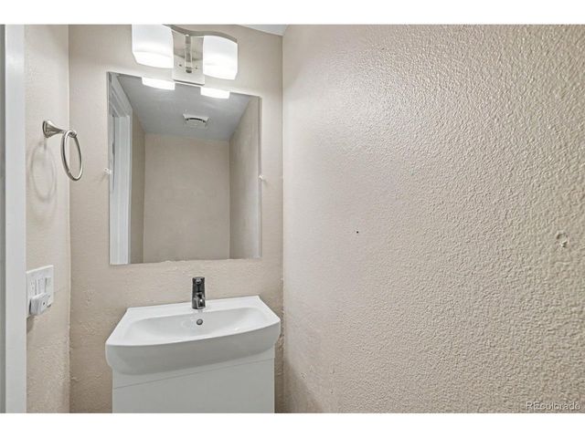 7995 E Mississippi Ave H-9, Denver, CO 80247