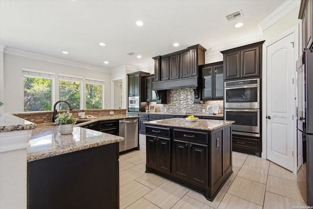 852 Hampton Oaks, New Braunfels, TX 78132
