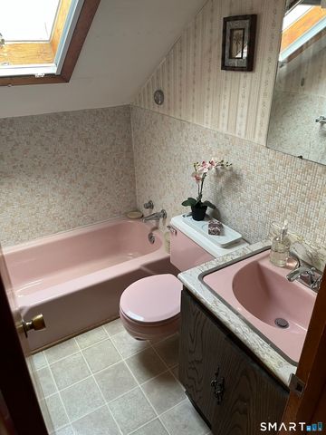 39 Little Bay Lane, Branford, CT 06405