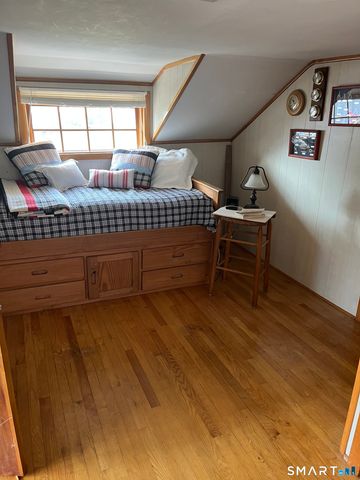 39 Little Bay Lane, Branford, CT 06405