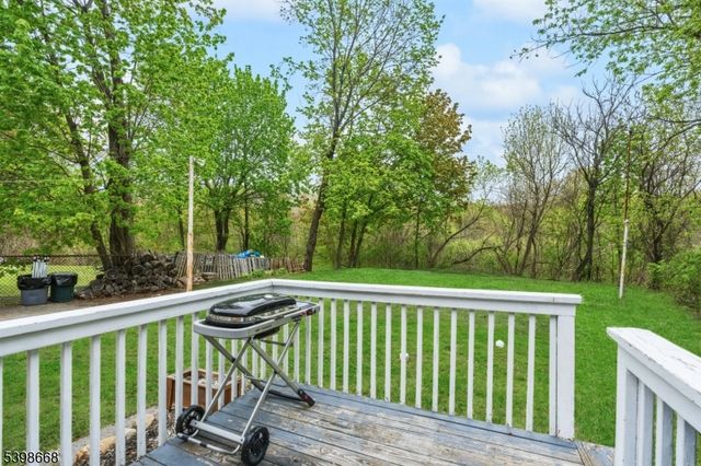47 Bridge St, Ogdensburg Boro, NJ 07439