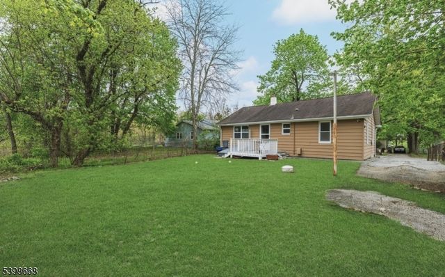 47 Bridge St, Ogdensburg Boro, NJ 07439