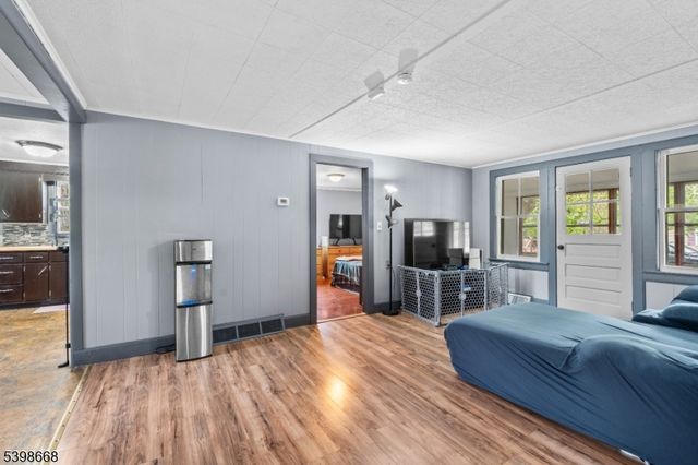 47 Bridge St, Ogdensburg Boro, NJ 07439