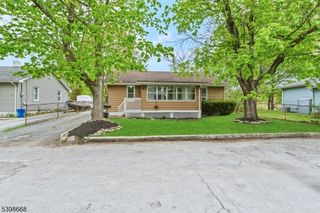 47 Bridge St, Ogdensburg Boro, NJ 07439