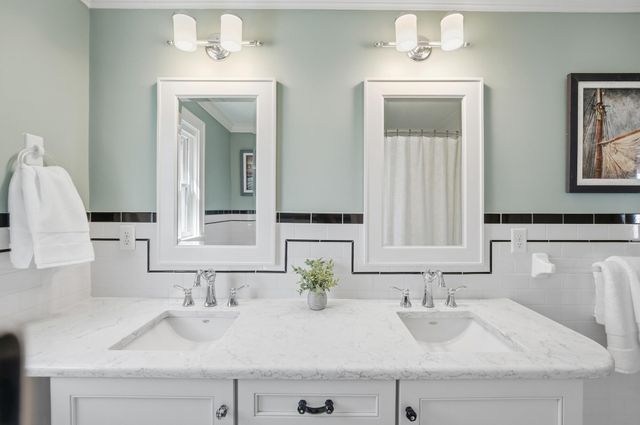 55 S Vernon Lane, Fort Thomas, KY 41075