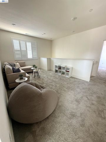 18005 reunion ct, Lathrop, CA 95330