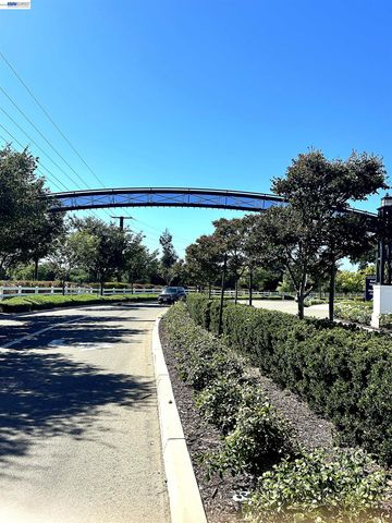 18005 reunion ct, Lathrop, CA 95330