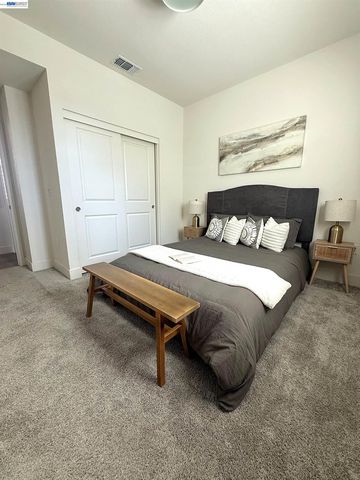 18005 reunion ct, Lathrop, CA 95330