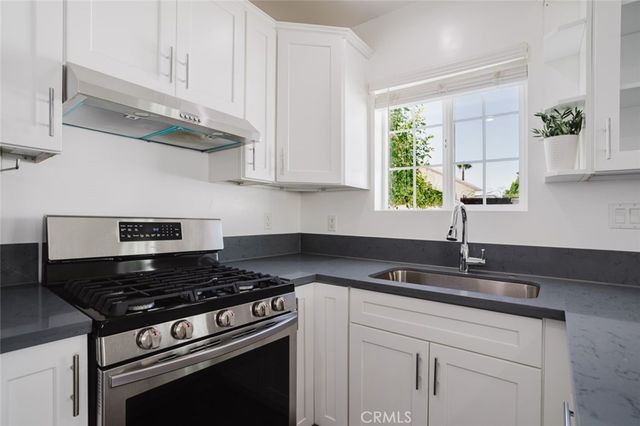 13521 Hamlin Street, Van Nuys, CA 91401