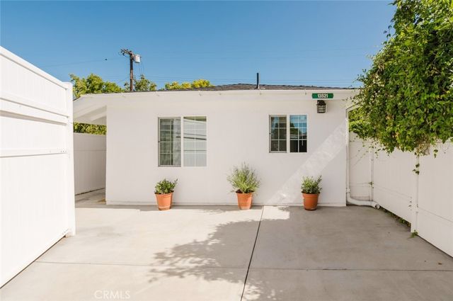 13521 Hamlin Street, Van Nuys, CA 91401