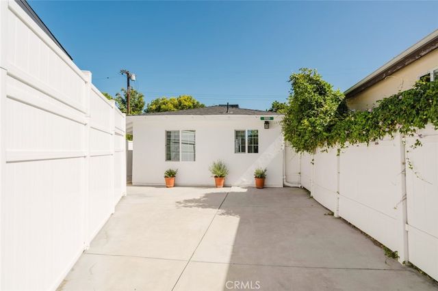 13521 Hamlin Street, Van Nuys, CA 91401