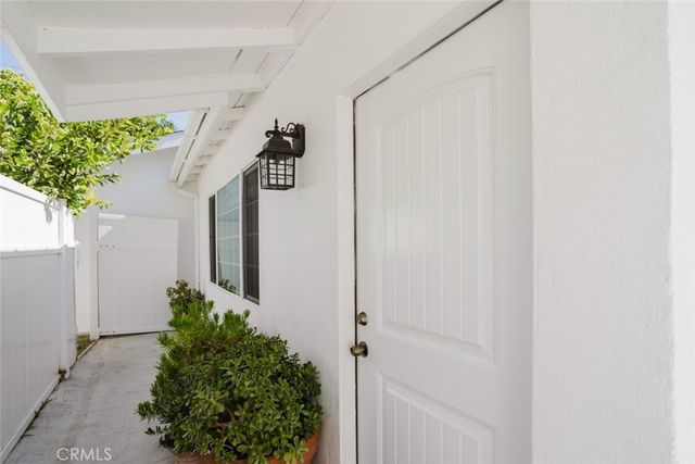 13521 Hamlin Street, Van Nuys, CA 91401