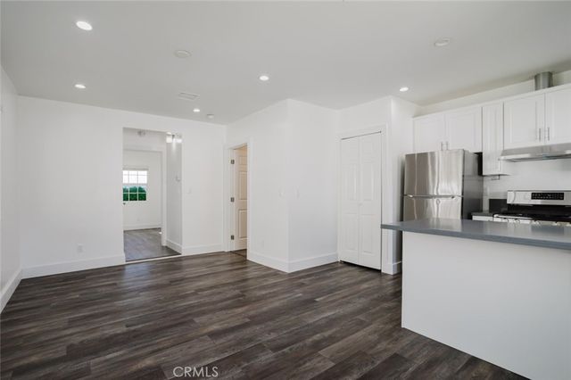 13521 Hamlin Street, Van Nuys, CA 91401