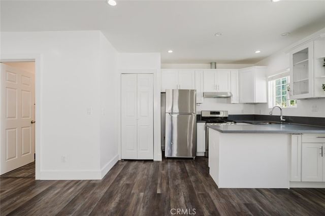 13521 Hamlin Street, Van Nuys, CA 91401