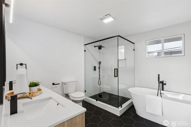 4002 Courtland Place S, Seattle, WA 98118