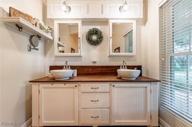 1444 Winchester AVE E, Labelle, FL 33935