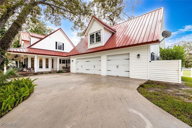 1444 Winchester AVE E, Labelle, FL 33935