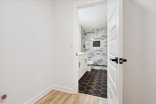 5186 BROKEN OAK DR, Memphis, TN 38119